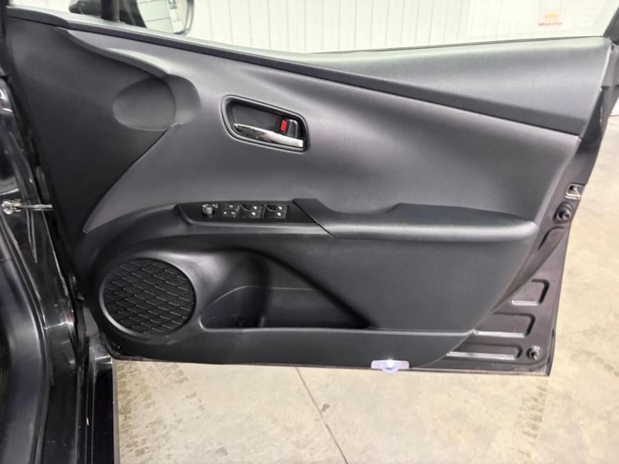 Toyota Prius IV (XW50) Краснодар  - изображение 16