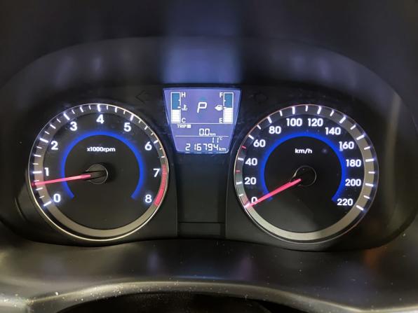 Hyundai Solaris I Рестайлинг с пробегом 2015 года, цена 685 000 рублей, 216000 км, седан, Автокод Объявления