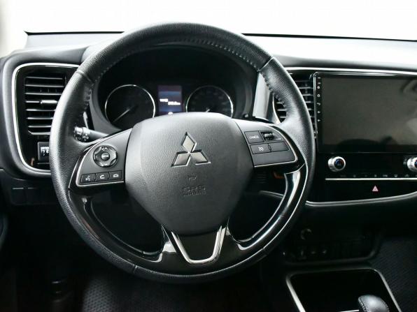 Mitsubishi Outlander III Рестайлинг 3 с пробегом 2022 года, цена 2 970 000 рублей, 54576 км, внедорожник, Автокод Объявления