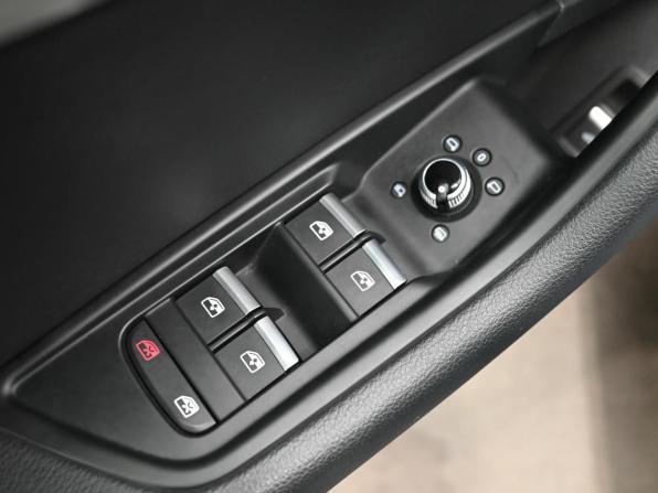 Audi A4 V (B9) Рестайлинг с пробегом 2021 года, цена 3 380 000 рублей, 74352 км, седан, Автокод Объявления