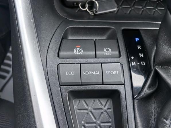 Toyota RAV4 V (XA50) с пробегом 2021 года, цена 2 749 999 рублей, 101000 км, внедорожник, Автокод Объявления