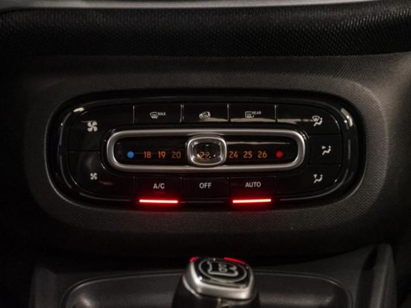 Smart Fortwo III с пробегом 2018 года, цена 2 350 000 рублей, 38563 км, хэтчбек, Автокод Объявления
