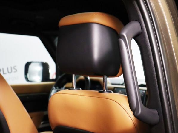 Land Rover Defender II с пробегом 2022 года, цена 6 999 000 рублей, 111000 км, внедорожник, Автокод Объявления