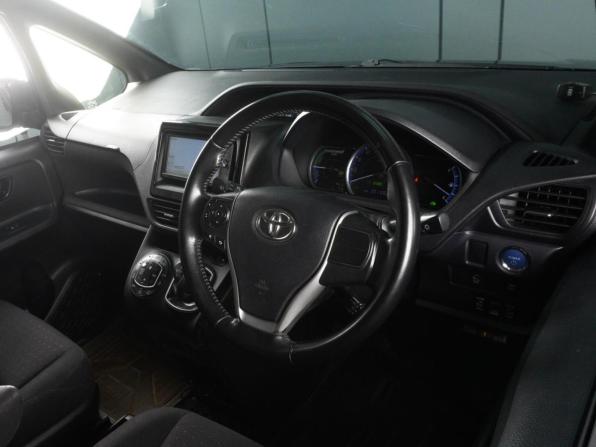 Toyota Voxy III (R80) с пробегом 2015 года, цена 1 889 000 рублей, 201106 км, минивэн, Автокод Объявления