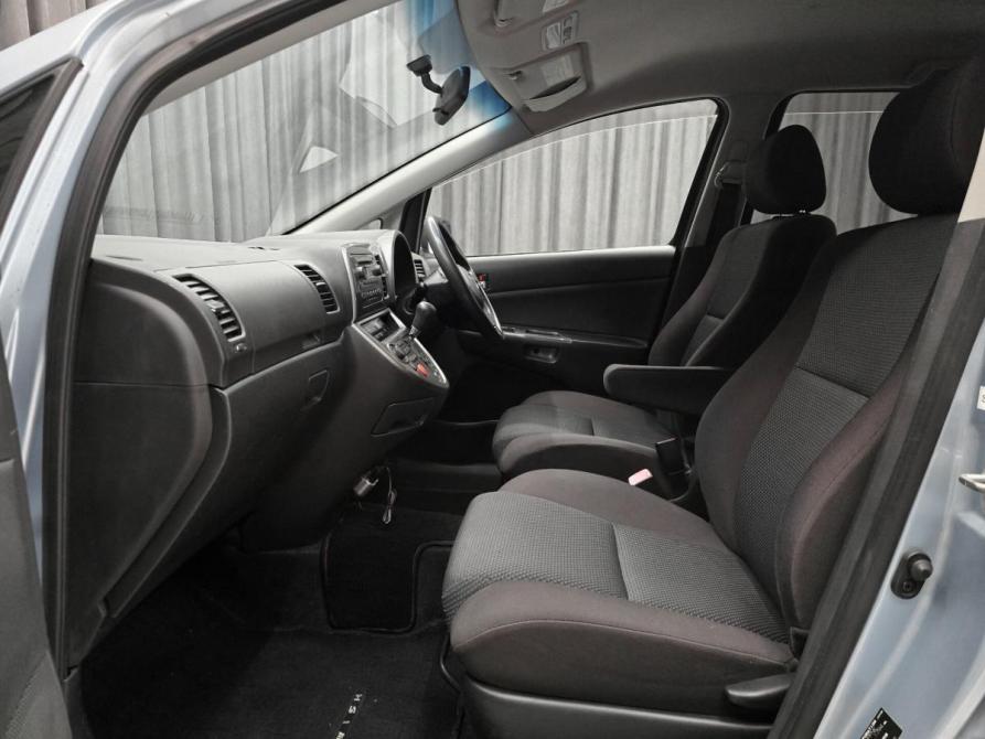 Toyota Wish I Красноярск  - изображение 12