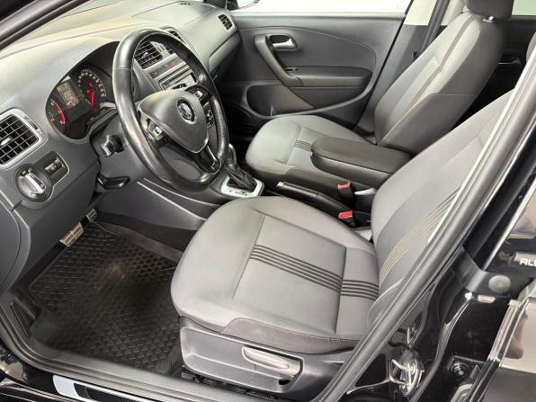 Volkswagen Polo V Рестайлинг с пробегом 2017 года, цена 1 318 000 рублей, 74782 км, седан, Автокод Объявления