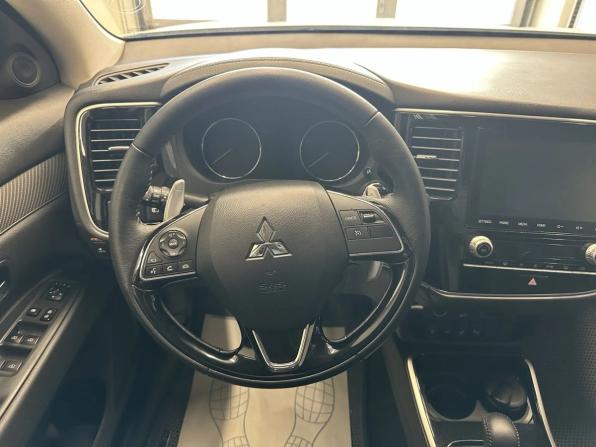 Mitsubishi Outlander III Рестайлинг 3 с пробегом 2021 года, цена 2 680 000 рублей, 92509 км, внедорожник, Автокод Объявления