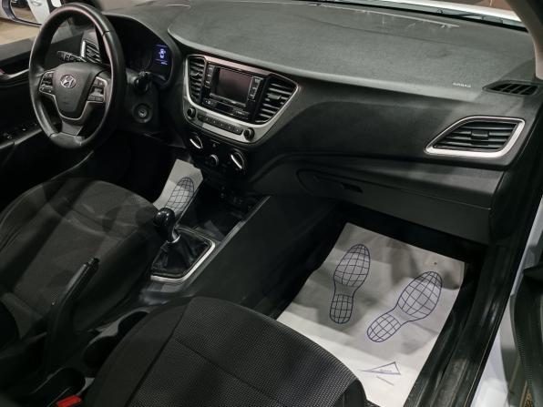 Hyundai Solaris II с пробегом 2018 года, цена 949 000 рублей, 245837 км, седан, Автокод Объявления