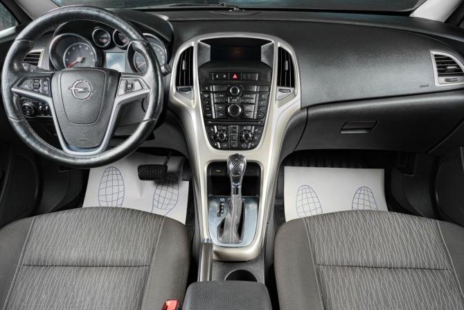 Opel Astra J Рестайлинг с пробегом 2013 года, цена 969 000 рублей, 66000 км, хэтчбек, Автокод Объявления