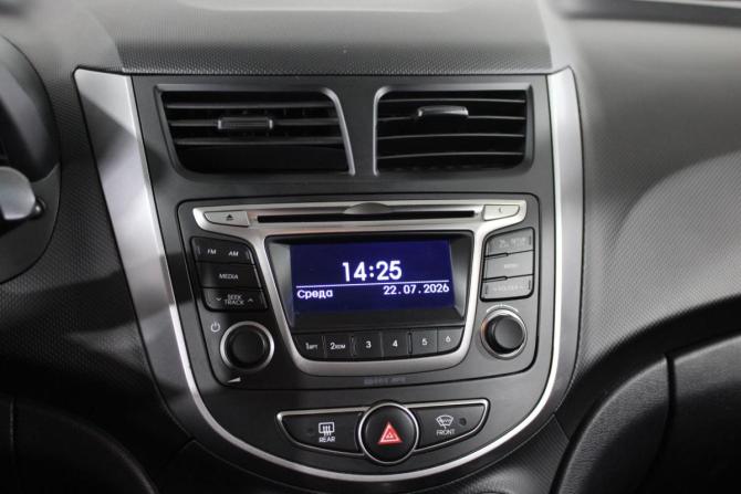 Hyundai Solaris I Рестайлинг с пробегом 2015 года, цена 799 000 рублей, 212000 км, седан, Автокод Объявления