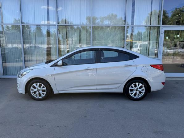 Hyundai Solaris I Рестайлинг с пробегом 2015 года, цена 1 200 000 рублей, 77000 км, седан, Автокод Объявления