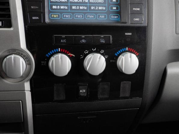 Toyota Tundra II с пробегом 2009 года, цена 2 850 000 рублей, 329131 км, offers.body_type.unknown, Автокод Объявления