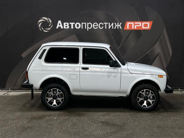 Lada (ВАЗ) Niva Legend с пробегом 2024 года, цена 1 099 000 рублей, 15642 км, внедорожник, Автокод Объявления