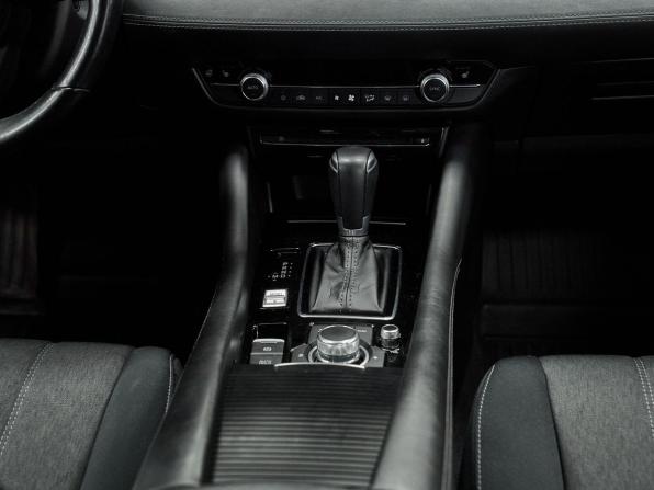 Mazda 6 III (GJ) Рестайлинг 2 с пробегом 2019 года, цена 2 210 000 рублей, 171996 км, седан, Автокод Объявления