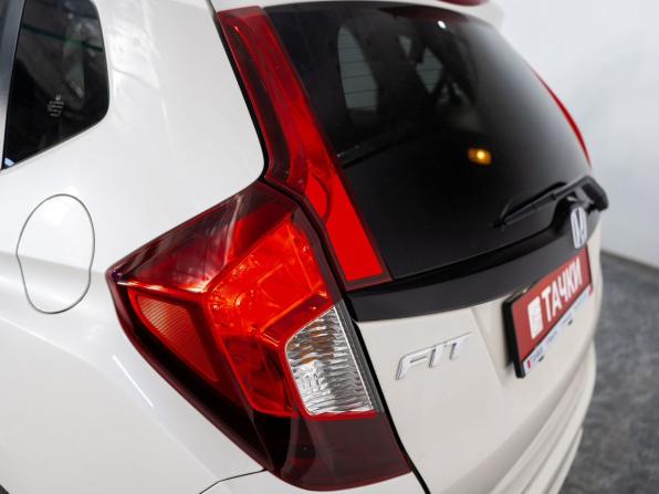 Honda Fit III Рестайлинг с пробегом 2018 года, цена 1 325 000 рублей, 46651 км, хэтчбек, Автокод Объявления