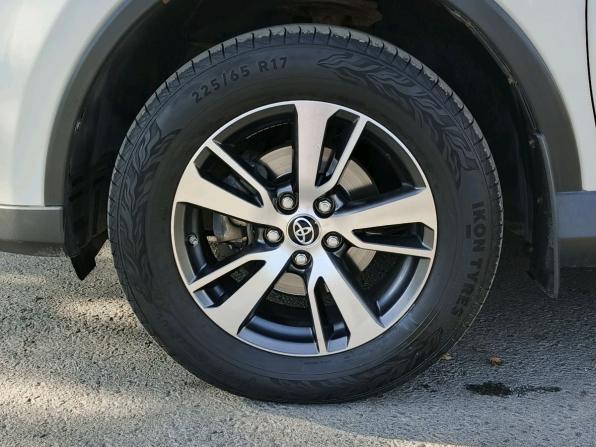 Toyota RAV4 IV (XA40) Рестайлинг с пробегом 2017 года, цена 1 940 000 рублей, 204055 км, внедорожник, Автокод Объявления