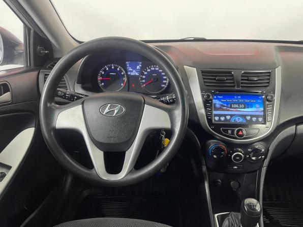 Hyundai Solaris I с пробегом 2012 года, цена 710 000 рублей, 105478 км, хэтчбек, Автокод Объявления