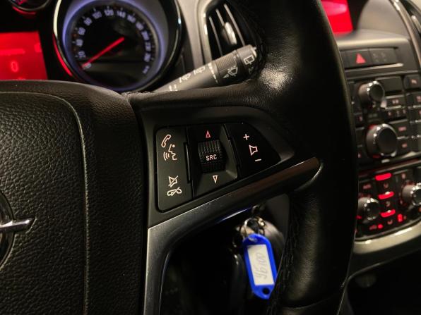 Opel Astra J Рестайлинг с пробегом 2013 года, цена 999 000 рублей, 113148 км, хэтчбек, Автокод Объявления