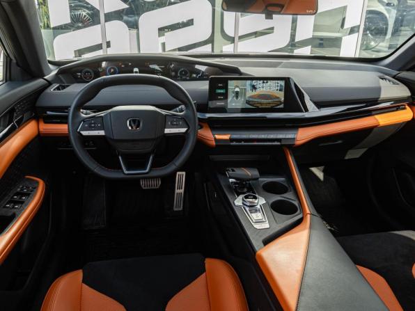 Changan UNI-V I с пробегом 2024 года, цена 2 550 000 рублей, 9091 км, лифтбек, Автокод Объявления