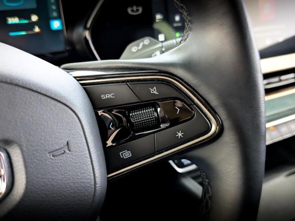 Geely Monjaro I с пробегом 2024 года, цена 3 220 000 рублей, 49343 км, внедорожник, Автокод Объявления