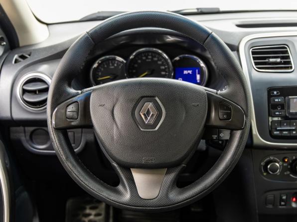 Renault Logan II с пробегом 2018 года, цена 898 000 рублей, 105743 км, седан, Автокод Объявления