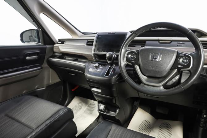 Honda Freed II с пробегом 2018 года, цена 1 689 000 рублей, 83000 км, компактвэн, Автокод Объявления