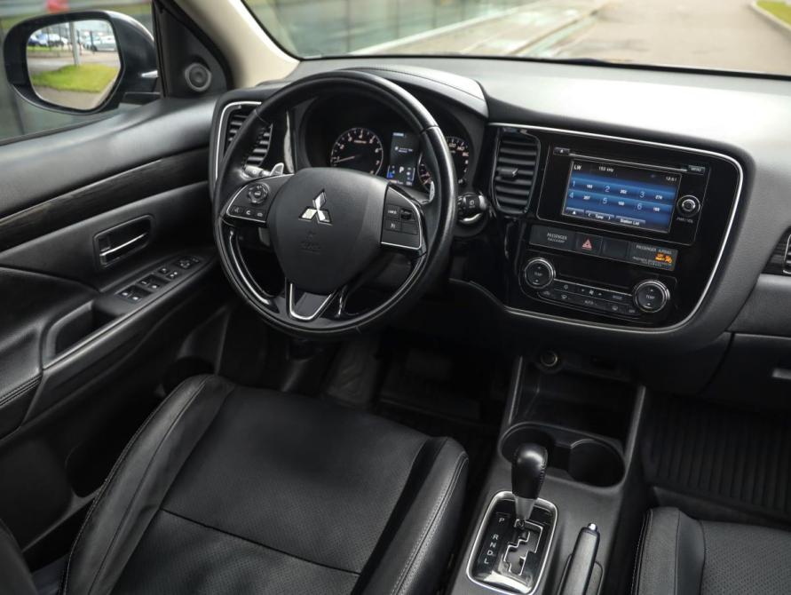 Mitsubishi Outlander III Рестайлинг 2 Санкт-Петербург  - изображение 9
