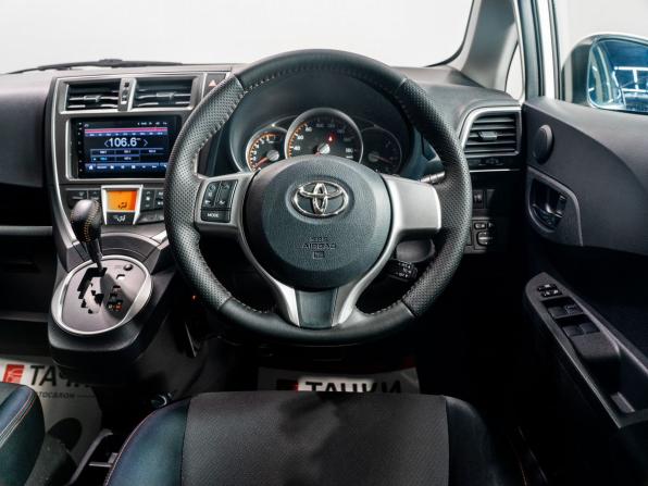 Toyota Ractis II с пробегом 2010 года, цена 1 080 000 рублей, 141249 км, хэтчбек, Автокод Объявления