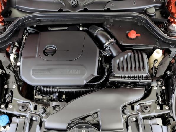 Mini Hatch III (F55/F56) Рестайлинг с пробегом 2021 года, цена 2 550 000 рублей, 66313 км, хэтчбек, Автокод Объявления