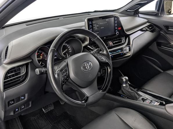 Toyota C-HR I Рестайлинг с пробегом 2021 года, цена 2 899 000 рублей, 55095 км, внедорожник, Автокод Объявления