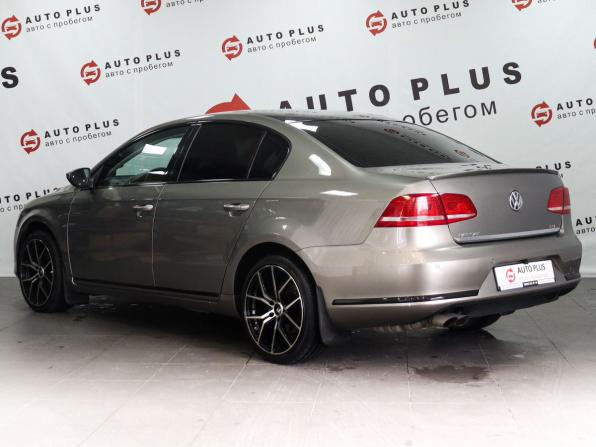 Volkswagen Passat B7 с пробегом 2012 года, цена 1 099 000 рублей, 224603 км, седан, Автокод Объявления