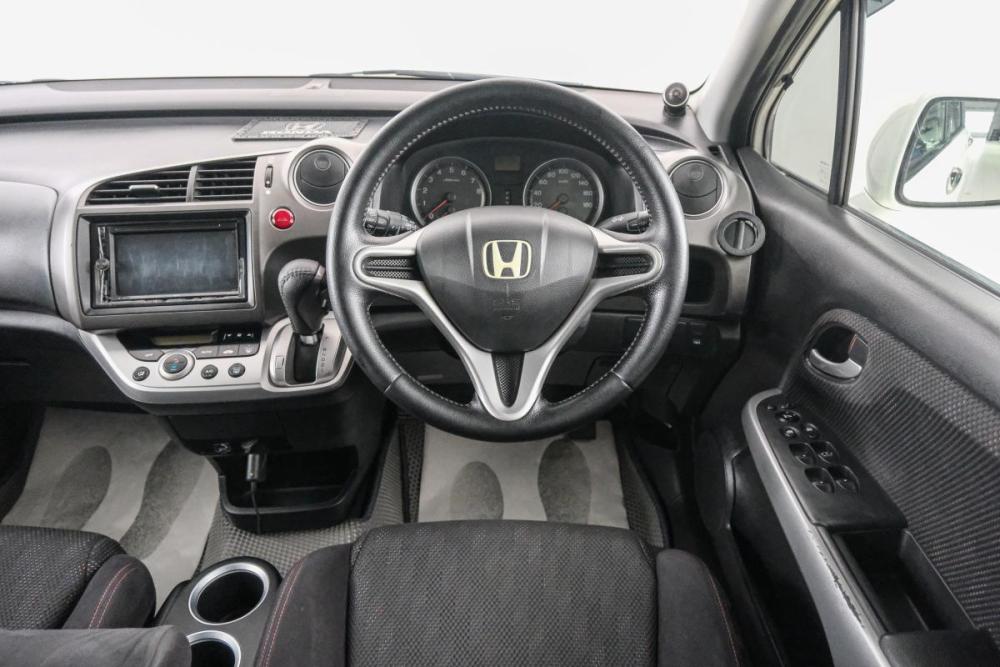 Honda Stream II Рестайлинг Красноярск  - изображение 15