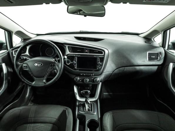 Kia Ceed II Рестайлинг с пробегом 2018 года, цена 1 300 000 рублей, 111742 км, хэтчбек, Автокод Объявления