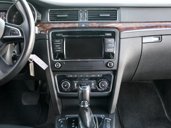Skoda Superb II Рестайлинг с пробегом 2014 года, цена 1 270 000 рублей, 160024 км, лифтбек, Автокод Объявления