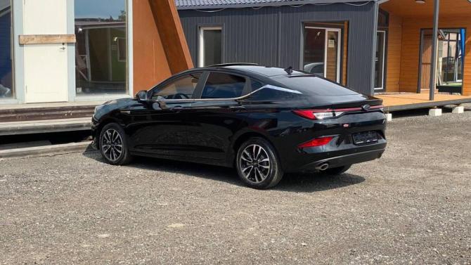 JAC J7 I с пробегом 2023 года, цена 1 790 000 рублей, 2105 км, лифтбек, Автокод Объявления