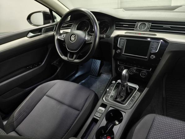 Volkswagen Passat B8 с пробегом 2017 года, цена 1 848 000 рублей, 160438 км, седан, Автокод Объявления