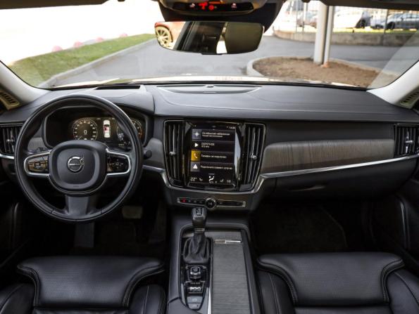 Volvo S90 II Рестайлинг с пробегом 2021 года, цена 3 044 000 рублей, 129256 км, седан, Автокод Объявления