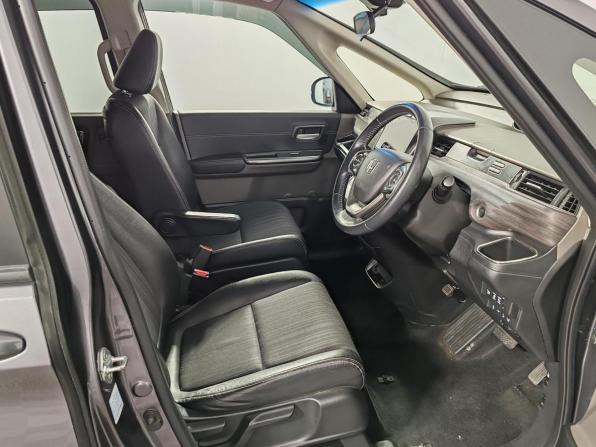 Honda Freed II с пробегом 2017 года, цена 1 135 000 рублей, 206611 км, компактвэн, Автокод Объявления