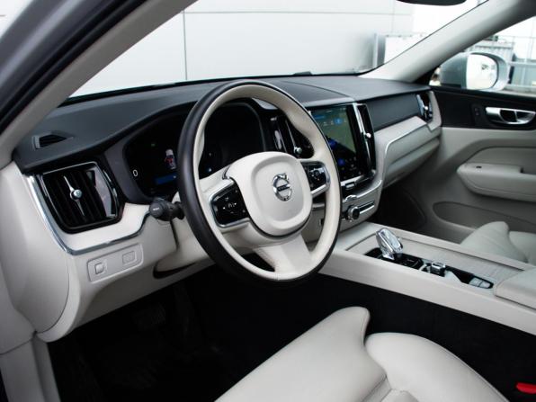 Volvo XC60 II Рестайлинг с пробегом 2021 года, цена 4 898 000 рублей, 58765 км, внедорожник, Автокод Объявления