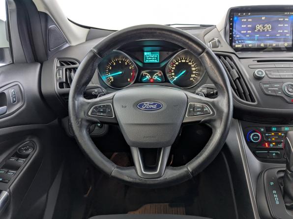 Ford Kuga II Рестайлинг с пробегом 2018 года, цена 1 700 000 рублей, 90321 км, внедорожник, Автокод Объявления