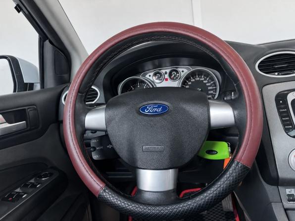 Ford Focus II Рестайлинг с пробегом 2010 года, цена 659 000 рублей, 165127 км, седан, Автокод Объявления