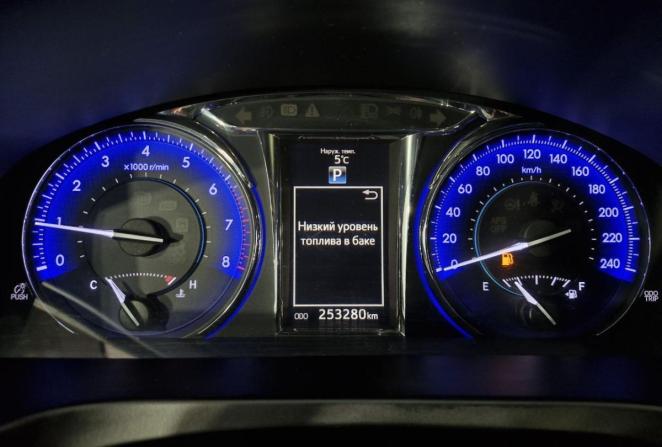 Toyota Camry VII (XV50) Рестайлинг с пробегом 2015 года, цена 1 810 000 рублей, 253280 км, седан, Автокод Объявления