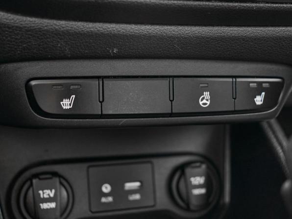 Hyundai Solaris II с пробегом 2017 года, цена 1 295 000 рублей, 137250 км, седан, Автокод Объявления