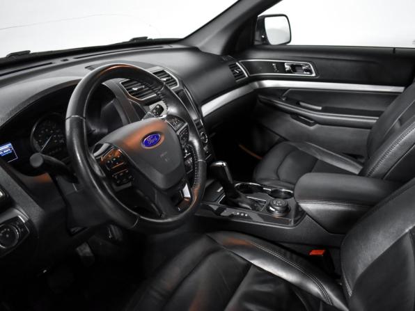 Ford Explorer V Рестайлинг с пробегом 2016 года, цена 2 650 000 рублей, 123000 км, внедорожник, Автокод Объявления