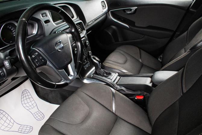 Volvo V40 II с пробегом 2014 года, цена 1 389 000 рублей, 105000 км, хэтчбек, Автокод Объявления