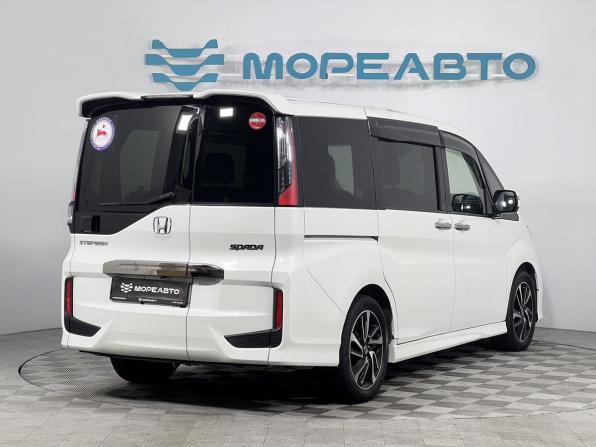 Honda Stepwgn V с пробегом 2016 года, цена 2 150 000 рублей, 163551 км, минивэн, Автокод Объявления