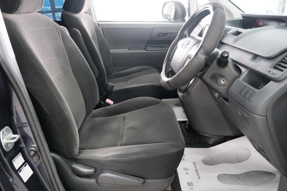 Toyota Voxy II (R70) Омск  - изображение 8