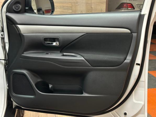 Mitsubishi Outlander III Рестайлинг 2 с пробегом 2015 года, цена 1 550 000 рублей, 202480 км, внедорожник, Автокод Объявления