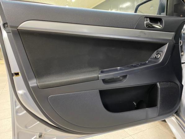 Mitsubishi Lancer X Рестайлинг с пробегом 2011 года, цена 930 000 рублей, 315000 км, седан, Автокод Объявления