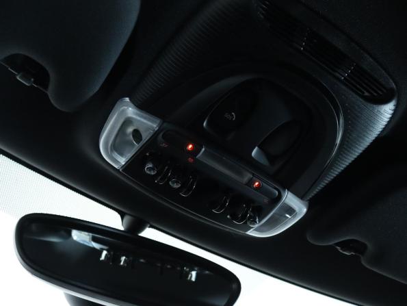 Mini Hatch III (F55/F56) Рестайлинг с пробегом 2019 года, цена 1 947 800 рублей, 50000 км, хэтчбек, Автокод Объявления